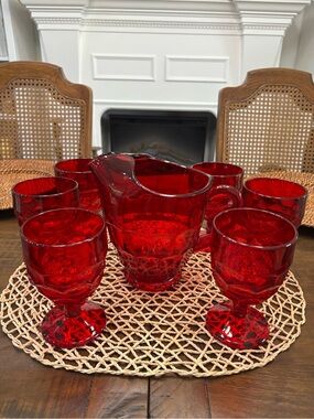 Beautiful vintage red ruby honeycomb pattern pitcher and six goblets set